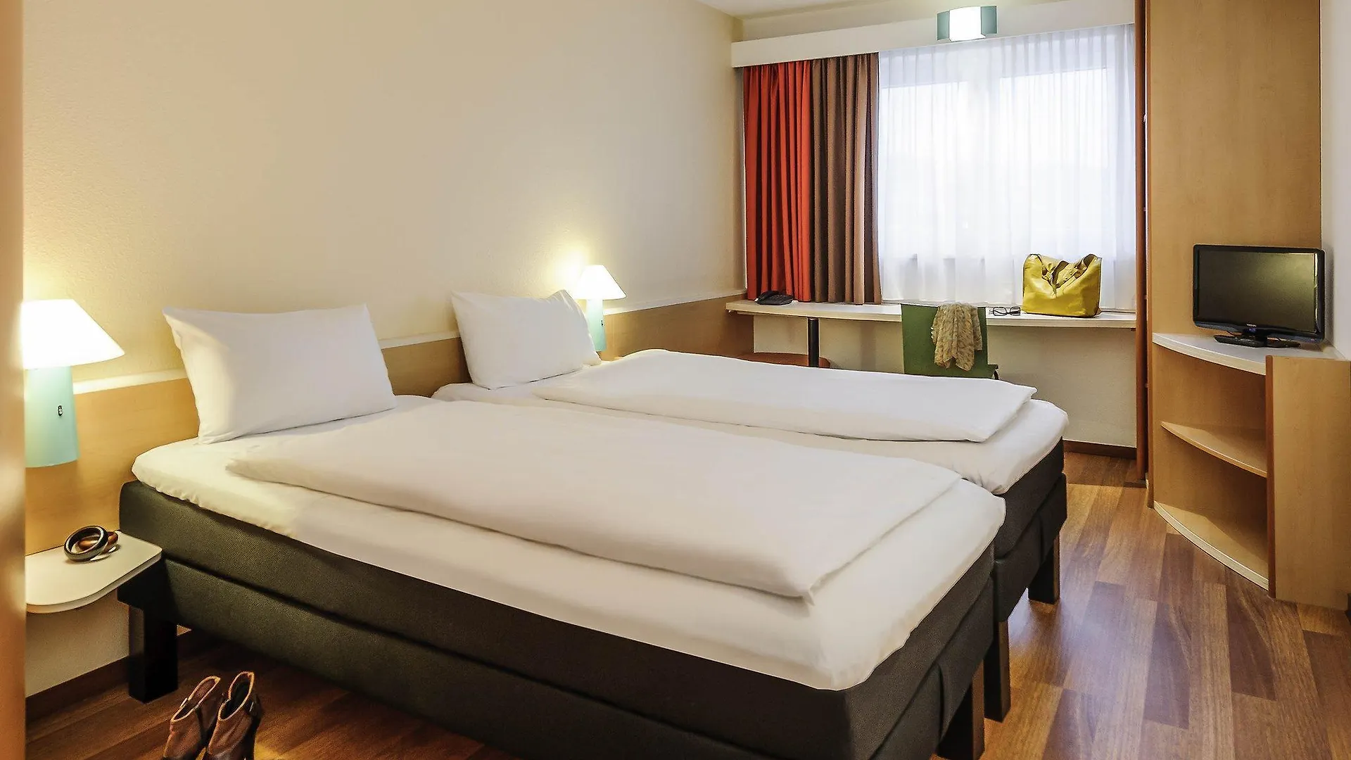 ibis Hotel Würzburg City 2*,